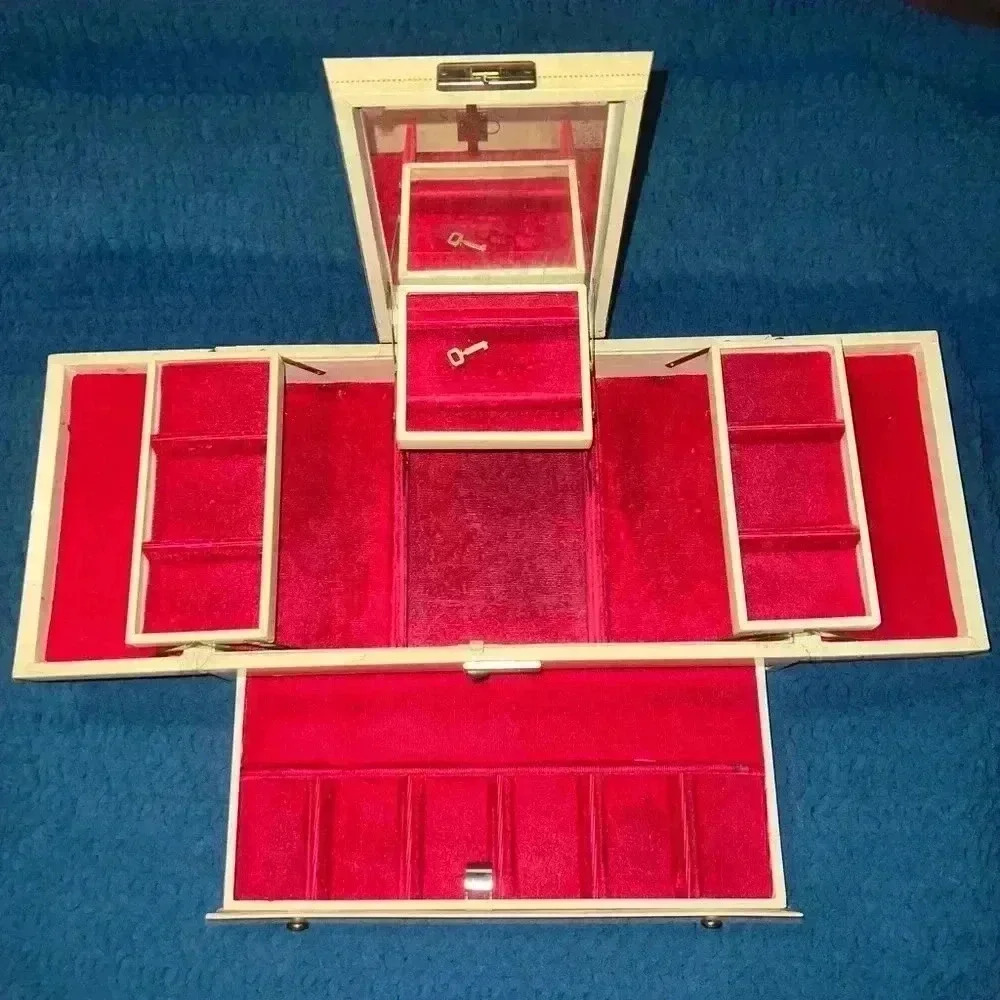 Vintage Jewlery Box